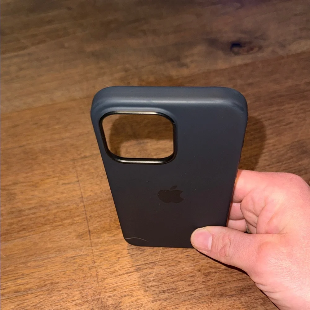 APPLE iPhone 16 ProMax Midnight Silicone Case